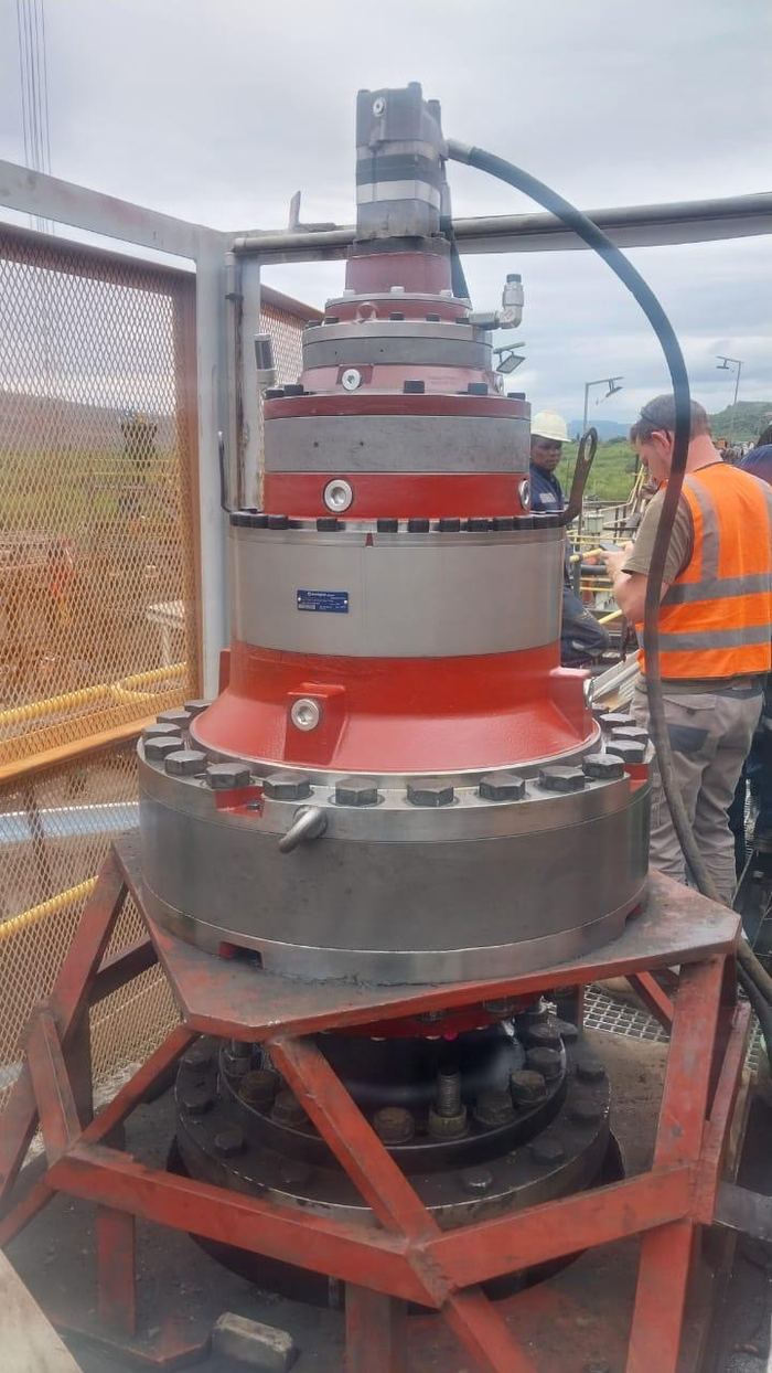 Cone crusher assembly
