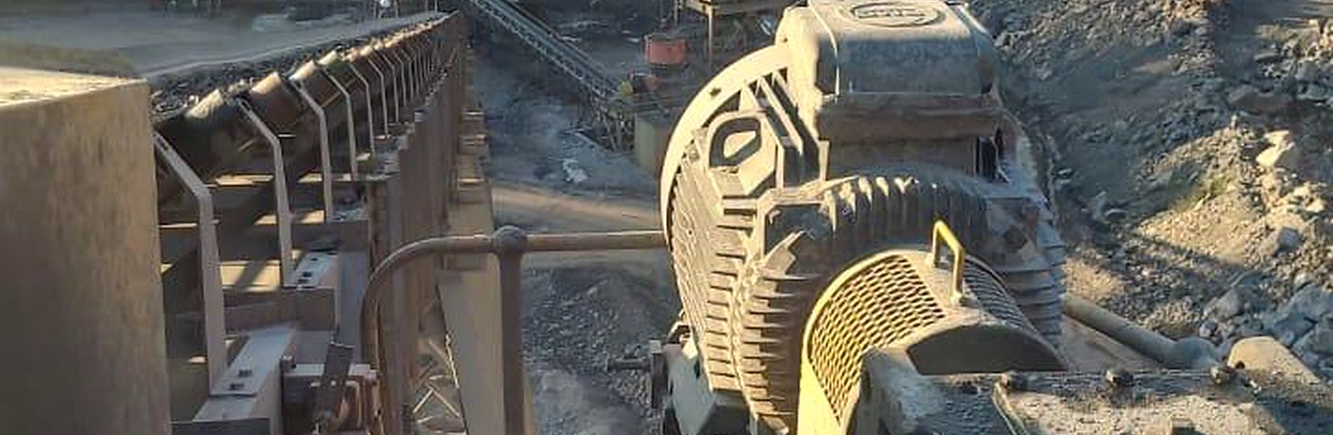 Screen and conveyor at a quarry